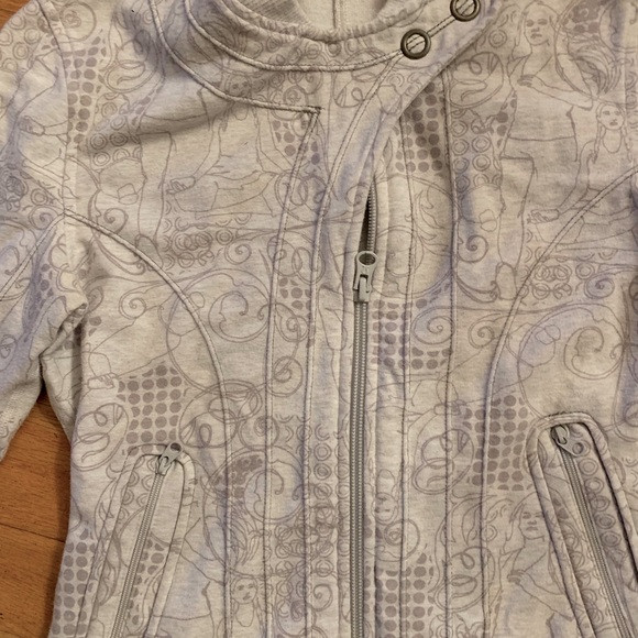 Lululemon Game day zip up sweatshirt, size 6 - Picture 3 of 4